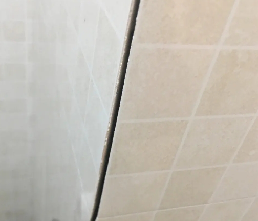 淄博市瓷砖空鼓维修公司分享阳台瓷砖脱落的修复过程可以分为以下几个步骤